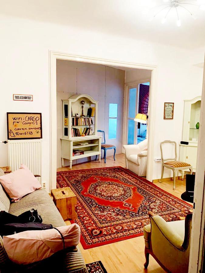 Cargo Rooms And Apartment Budapesta Exterior foto
